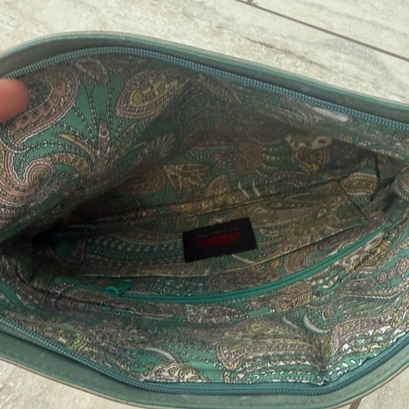 Hobo bow leather fold over clutch - Picture 9 of 15